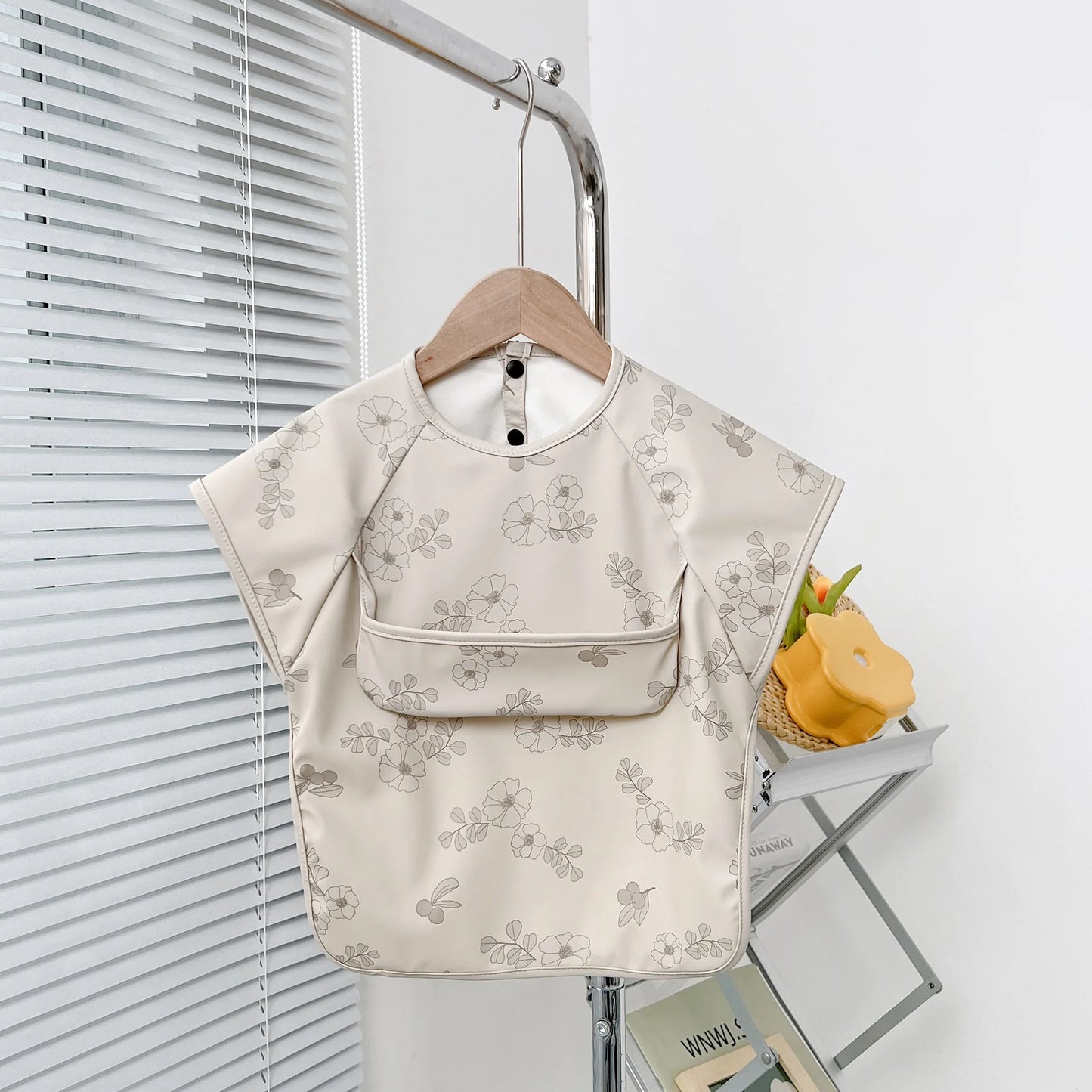 Cute Baby Bibs – Waterproof Toddler Feeding Smock with Short Sleeves | Cartoon Animal Apron Bibs for Babies & Kids (0–6Y)