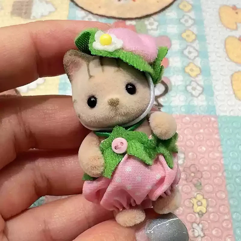 Original Sylvanian Families Rabbit Grove Family & Panda Chef Baby | Dollhouse Christmas Girl Flocking Dolls | Collectible Ornaments & Decorations